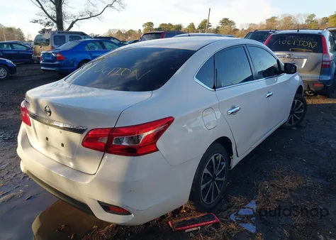 2018 Nissan Sentra S z USA, uszkodzony, nr VIN 3N1AB7AP2JY275916